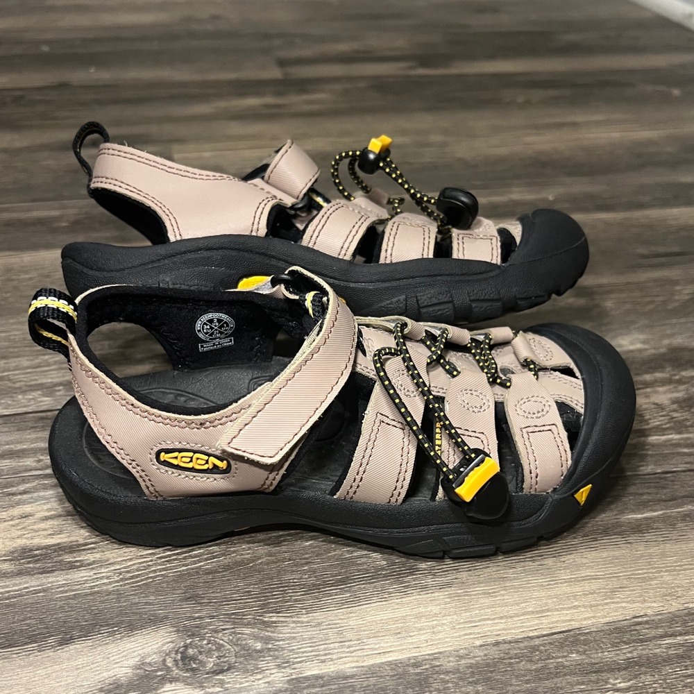 KEEN Newport H2 Kids Sandals Size 2 Taupe Black Closed Toe Water Hiking Shoes